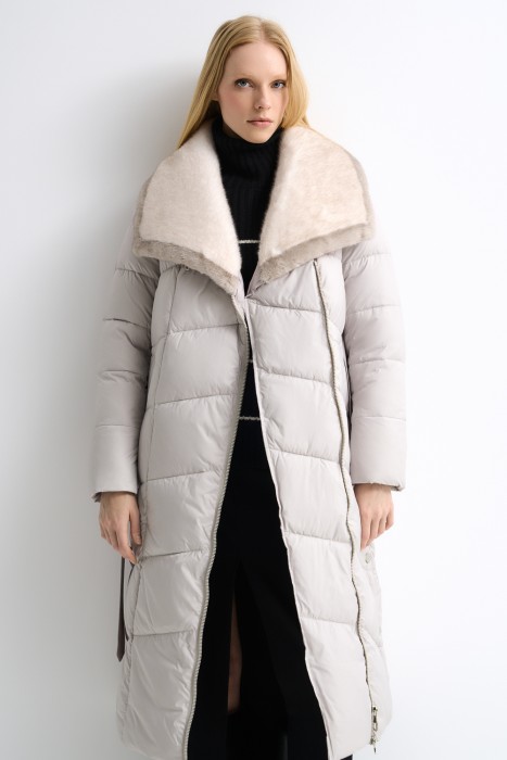 утепленное пальто с поясом от бренда снежная королева вид слева