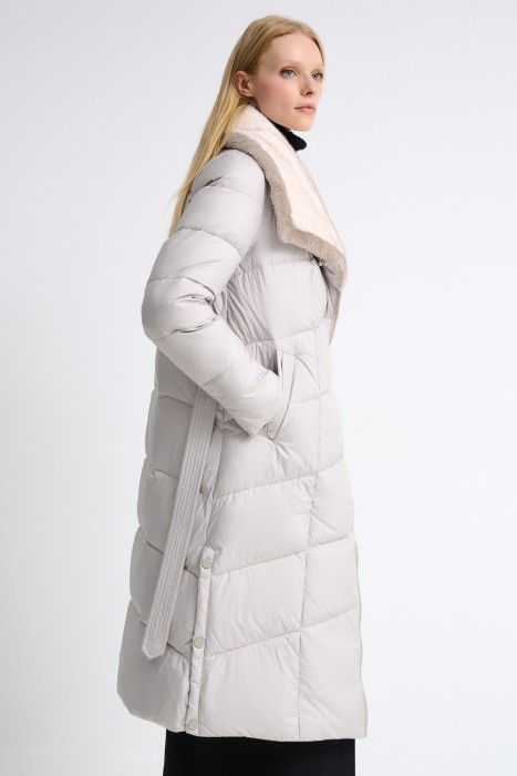 утепленное пальто с поясом по цене 8070 руб вид справа