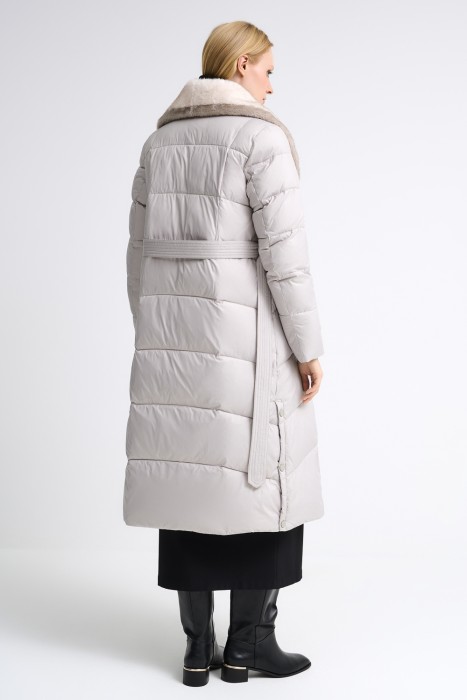 утепленное пальто с поясом из россии вид сбоку