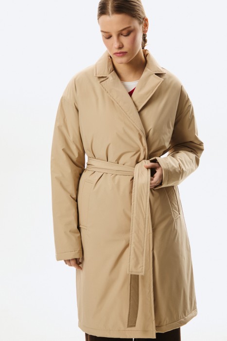 утепленное пальто с поясом от бренда снежная королева вид слева