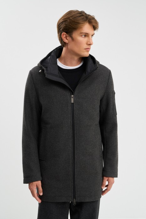 утепленное пальто от бренда снежная королева вид слева