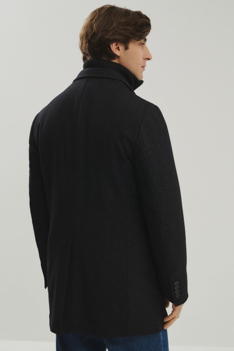 утепленное пальто по цене 11990 руб вид справа