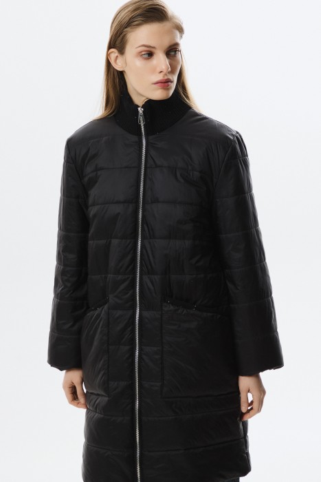 утепленное пальто от бренда снежная королева вид слева