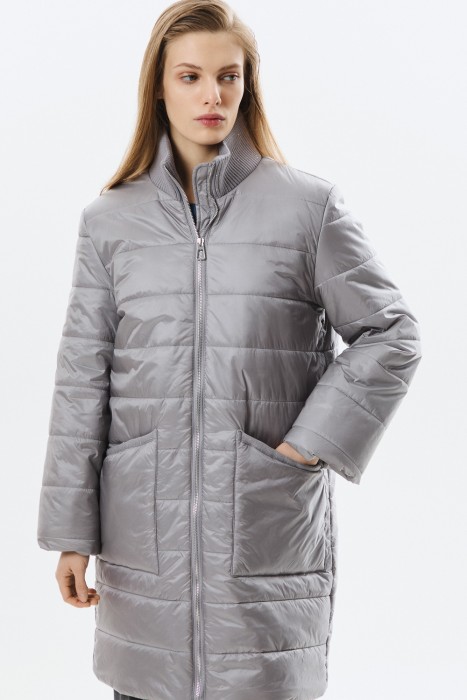 утепленное пальто от бренда снежная королева вид слева