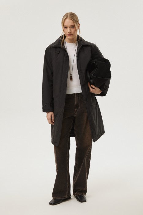 утепленное пальто от бренда снежная королева вид слева