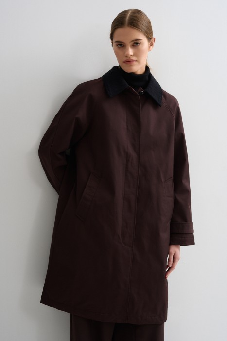 утепленное пальто от бренда снежная королева вид слева