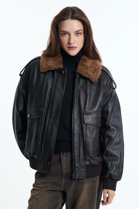 утепленный бомбер из натуральной кожи 778358003 фотография
