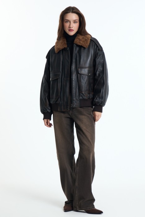 утепленный бомбер из натуральной кожи из россии вид сбоку