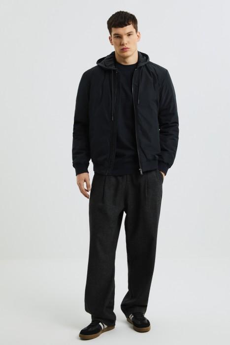 утепленный бомбер с капюшоном из россии вид сбоку