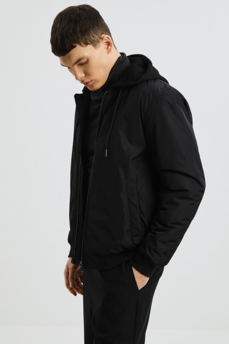 утепленный бомбер с капюшоном из россии вид сбоку