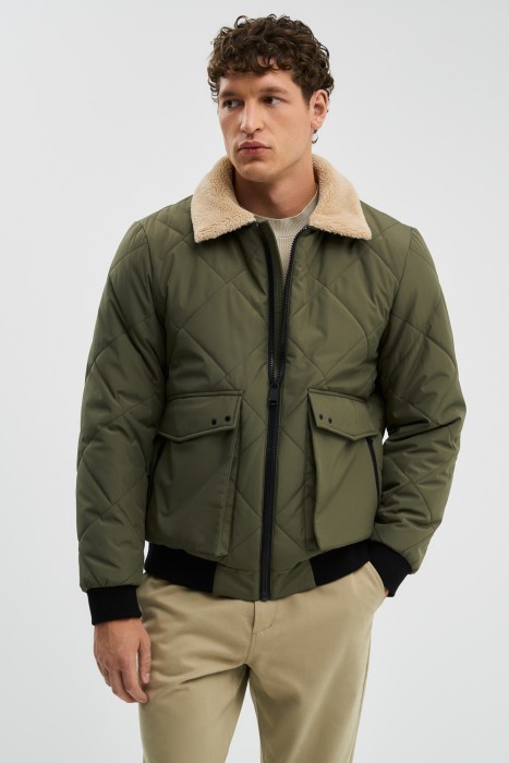 утепленный бомбер с меховой отделкой от бренда снежная королева вид слева