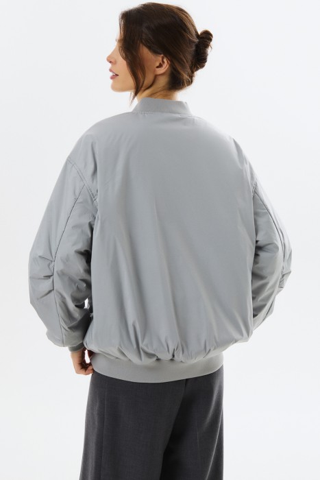 утепленный бомбер по цене 4210 руб вид справа