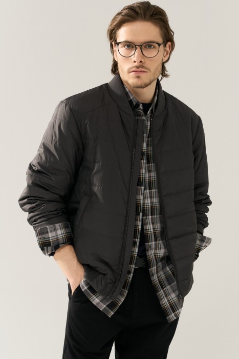 утепленный бомбер от бренда снежная королева вид слева