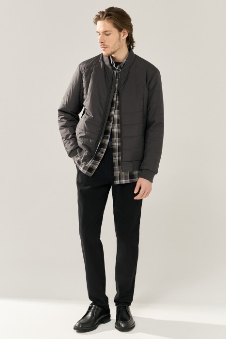 утепленный бомбер по цене 4310 руб вид справа