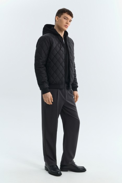 утепленный бомбер из россии вид сбоку