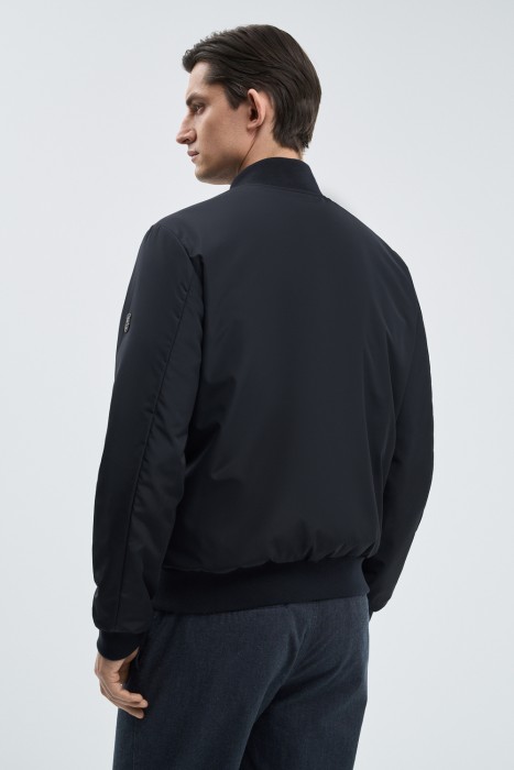 утепленный бомбер по цене 5680 руб вид справа