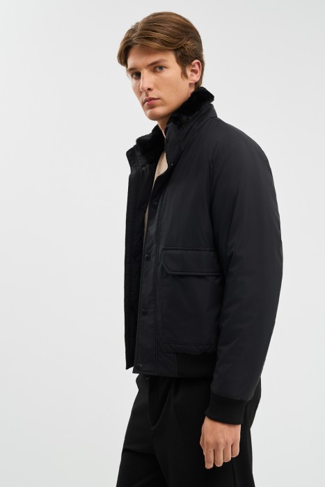 утепленный бомбер по цене 6230 руб вид справа