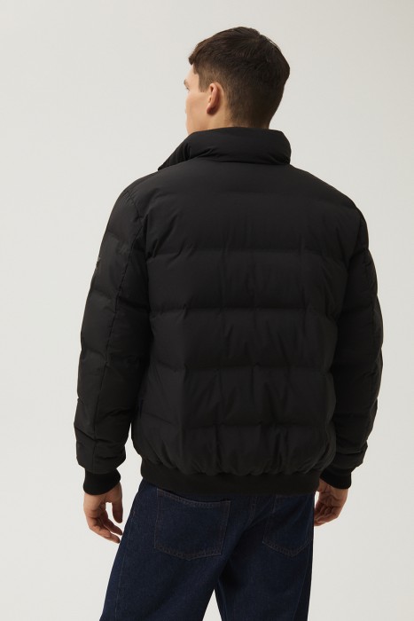 утепленный бомбер по цене 10270 руб вид справа