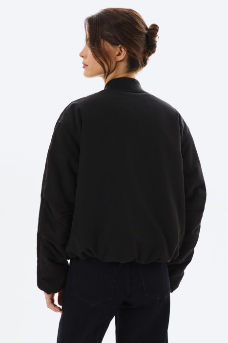 утепленный бомбер по цене 4690 руб вид справа