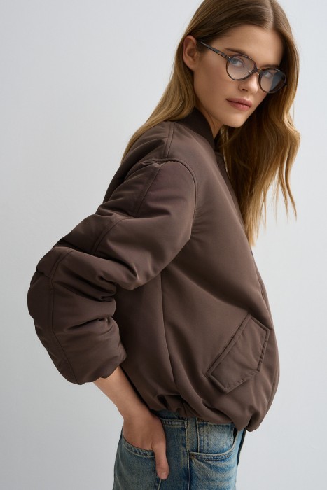 утепленный бомбер по цене 6710 руб вид справа