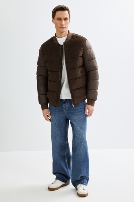 утепленный бомбер из россии вид сбоку