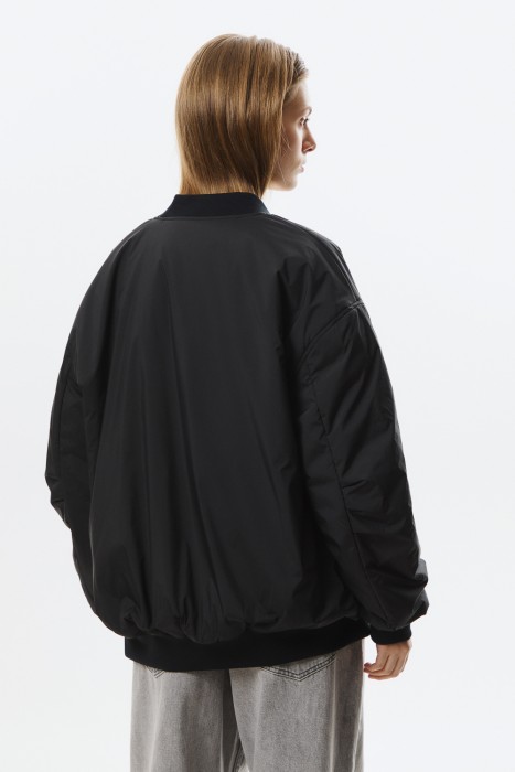 утепленный бомбер по цене 4690 руб вид справа