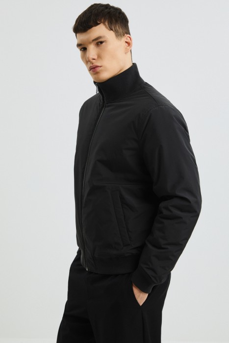 утепленный бомбер из россии вид сбоку