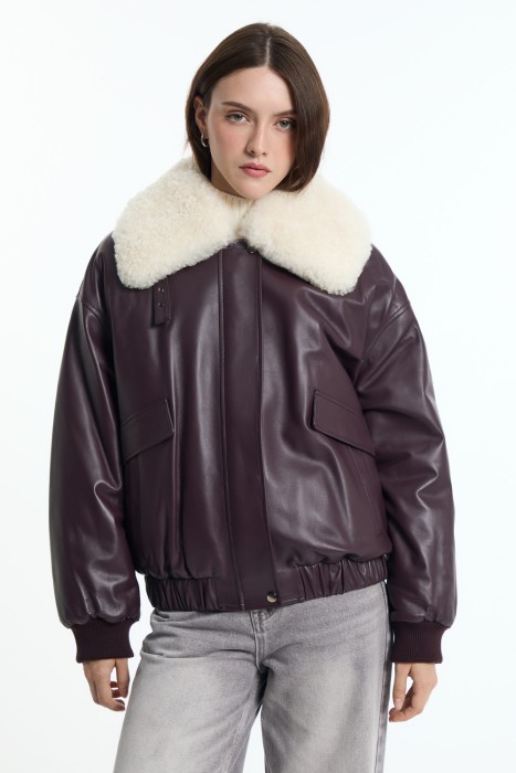 утепленный кожаный бомбер от бренда снежная королева вид слева