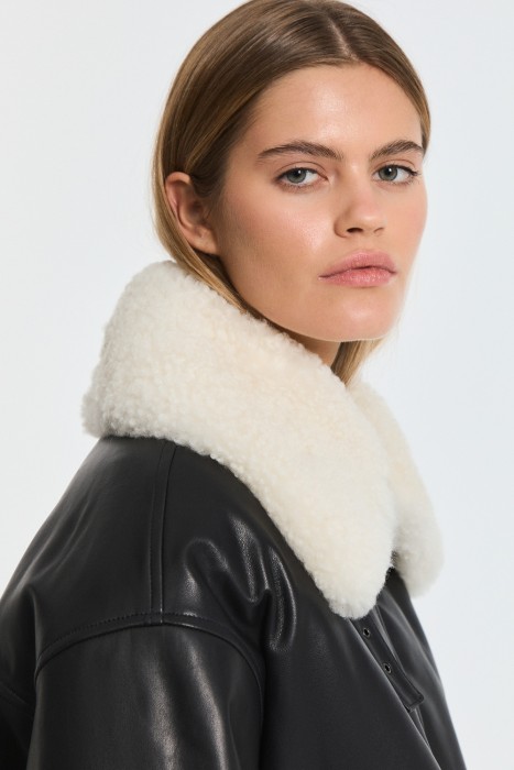 утепленный кожаный бомбер из россии вид сбоку