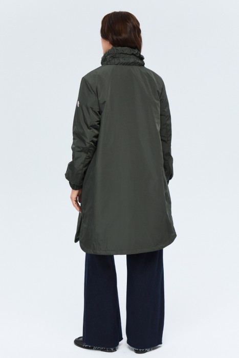 утепленный плащ с поясом по цене 6130 руб вид справа