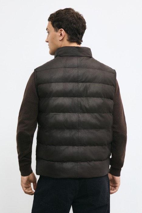 утепленный жилет из натуральной кожи по цене 6460 руб вид справа