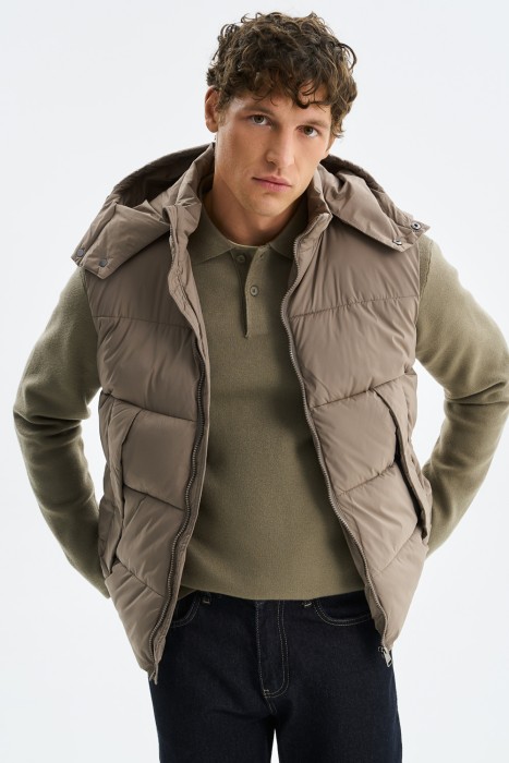 утепленный жилет с капюшоном 773506003 фотография