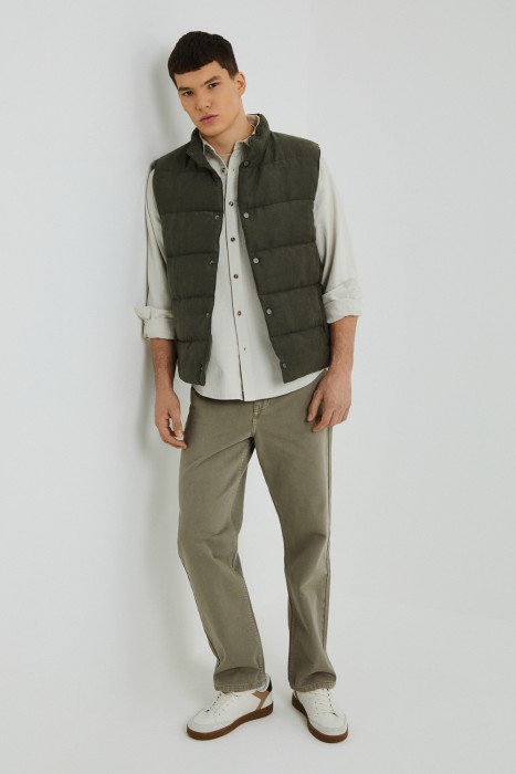 утепленный жилет из россии вид сбоку