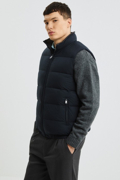 утепленный жилет из россии вид сбоку