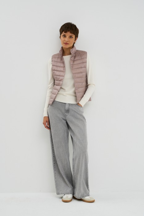 утепленный жилет из россии вид сбоку