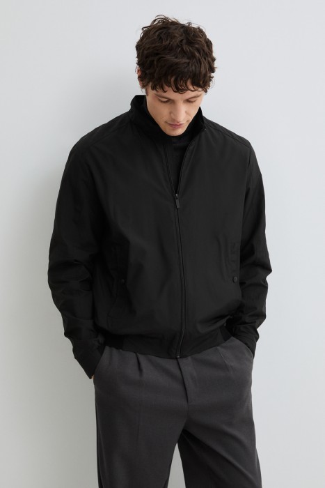 ветровка на молнии от бренда снежная королева вид слева