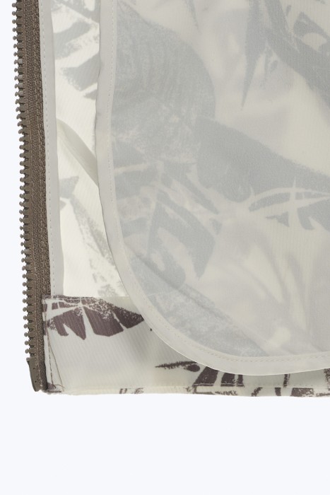 ветровка с капюшоном из россии вид сбоку