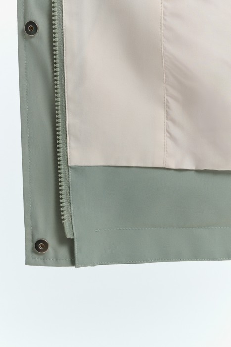 ветровка с капюшоном из россии вид сбоку