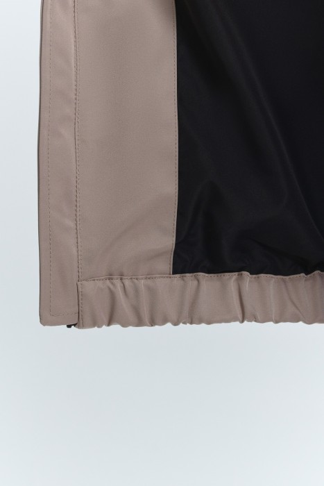 ветровка с капюшоном из россии вид сбоку