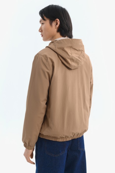 ветровка с капюшоном по цене 2200 руб вид справа