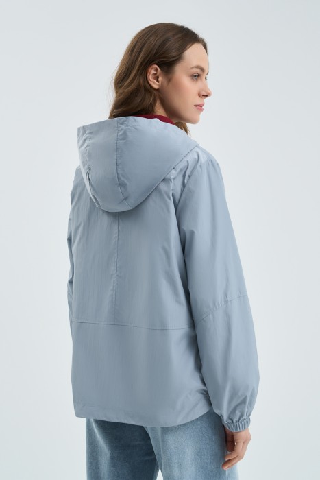 ветровка с капюшоном по цене 5360 руб вид справа