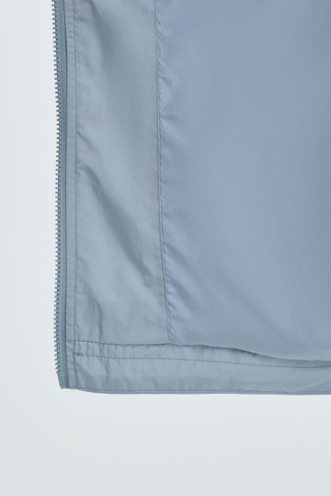 ветровка с капюшоном из россии вид сбоку