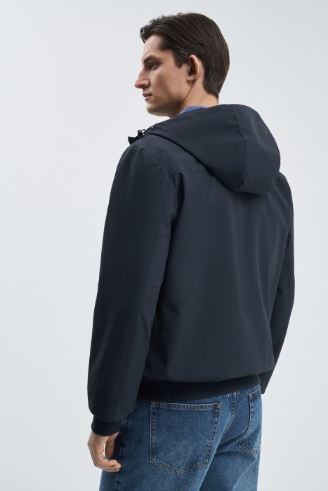 ветровка с капюшоном по цене 5210 руб вид справа