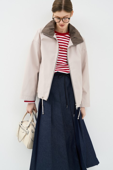 ветровка с капюшоном от бренда снежная королева вид слева