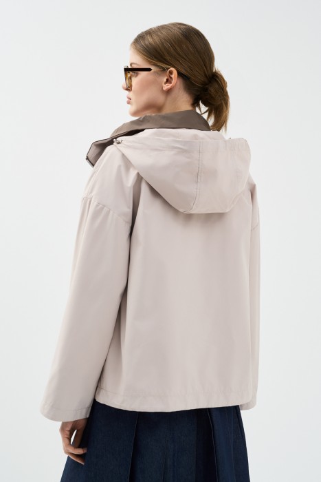 ветровка с капюшоном по цене 3350 руб вид справа