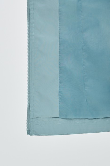 ветровка с капюшоном из россии вид сбоку