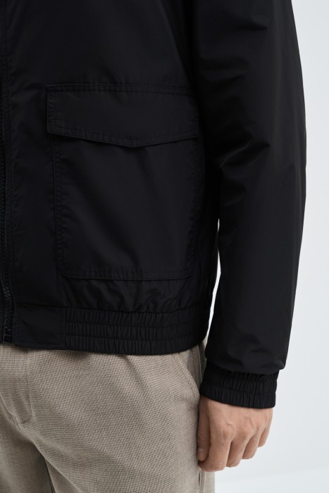 ветровка с капюшоном из россии вид сбоку