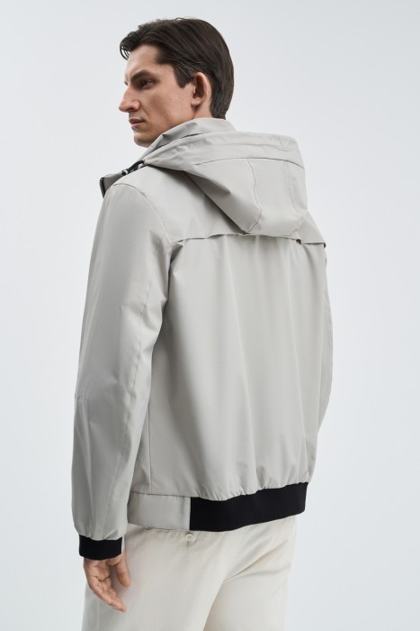 ветровка с капюшоном по цене 3250 руб вид справа