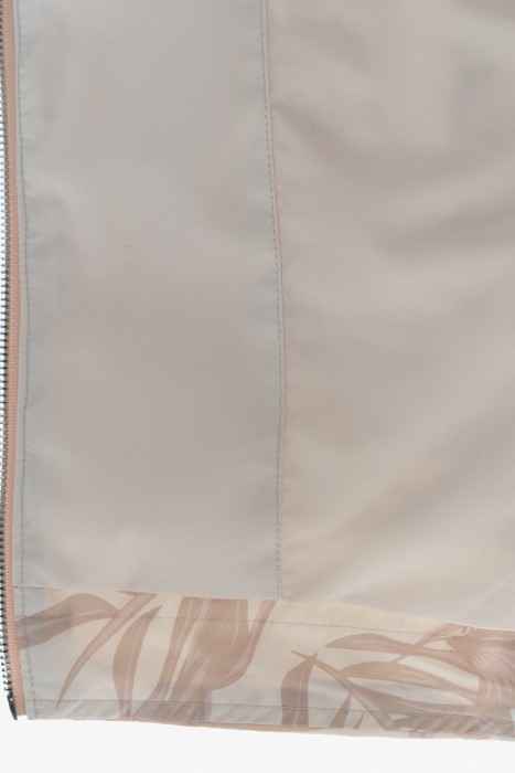 ветровка с капюшоном из россии вид сбоку