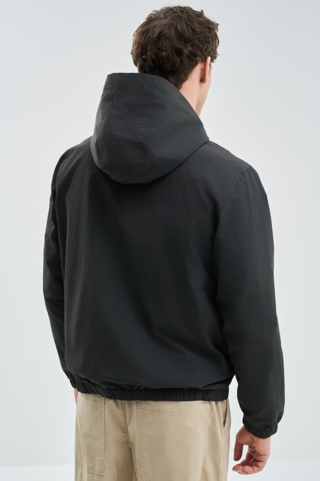 ветровка с капюшоном по цене 3980 руб вид справа